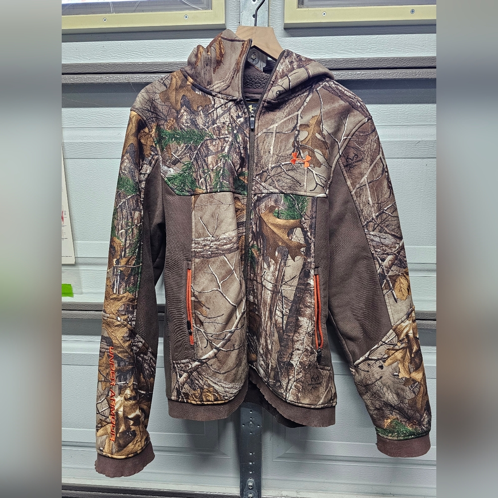 Under armour realtree camo hoodie large